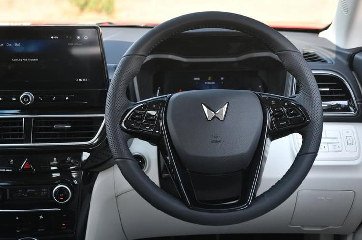 mahindra xuv 3xo steering wheel mahindra xuv 3xo steering wheel