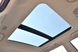 mahindra xuv 3xo panoramic sunroof