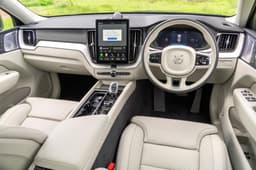 2025 Volvo XC60 facelift interior