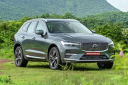 2025 Volvo XC60 facelift exterior front right static