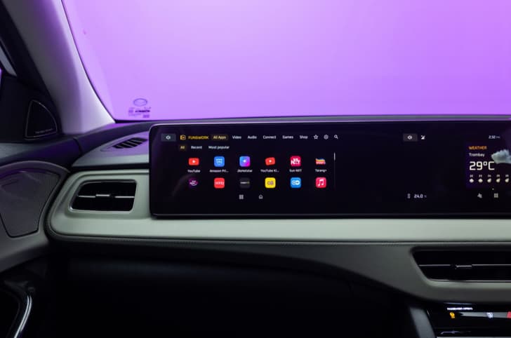 Mahindra XEV 9e Pack Two in studio interior third screen