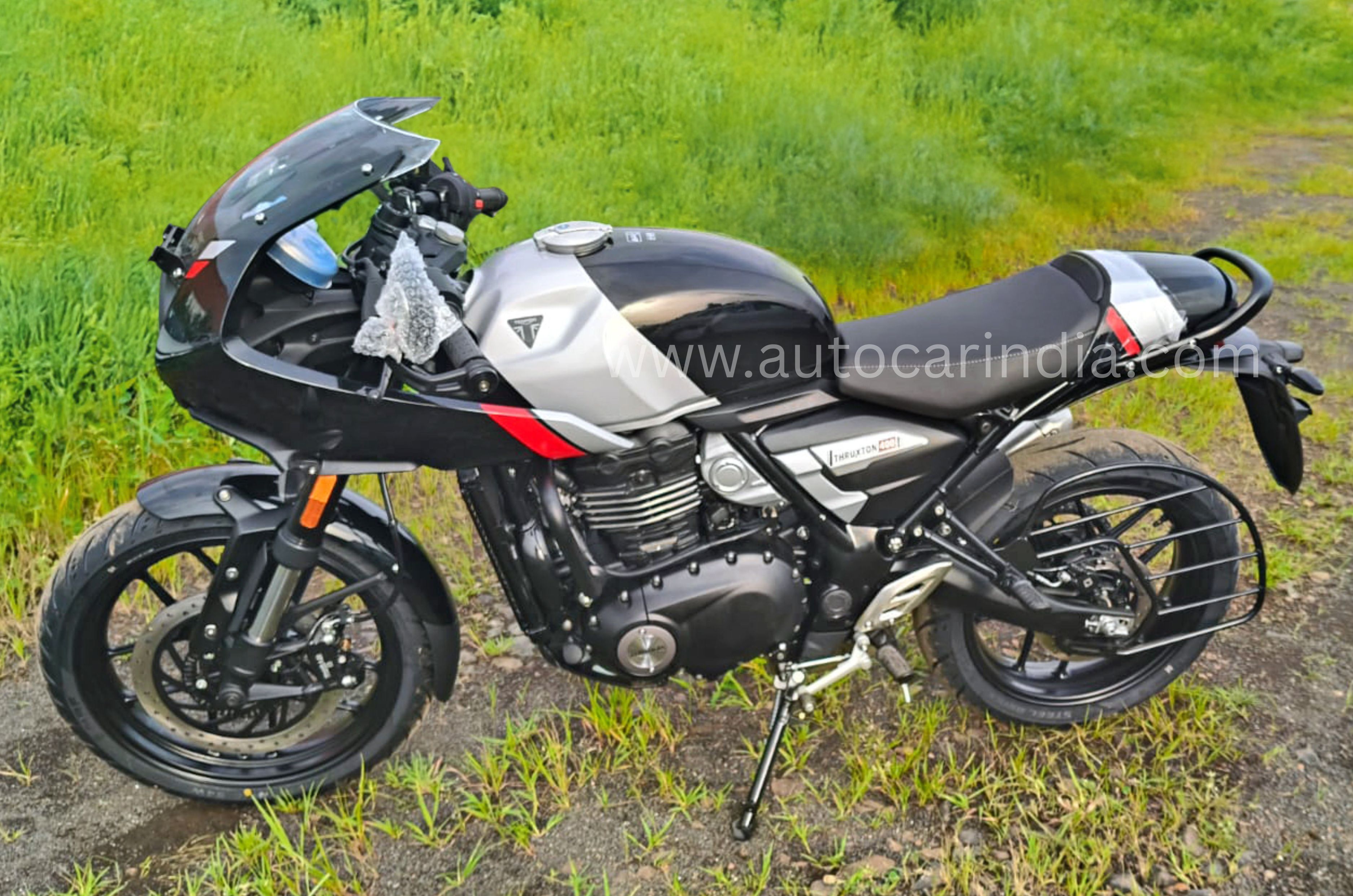 Triumph Thruxton 400 exclusive images reveal key design details