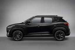 Nissan Magnite Kuro side head on 