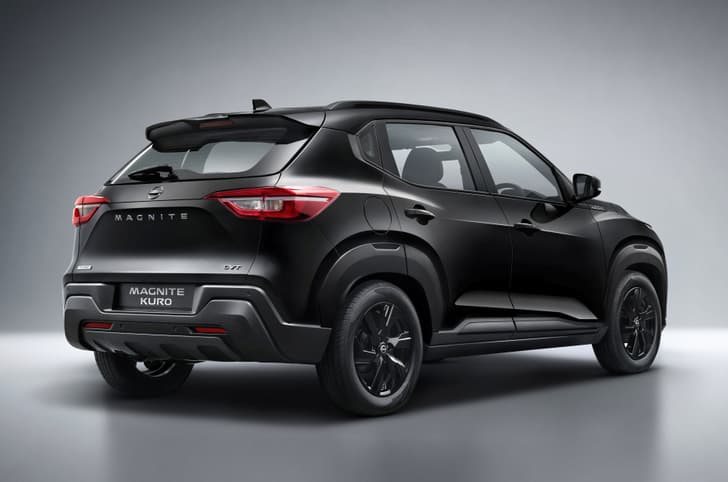 Nissan Magnite Kuro rear right