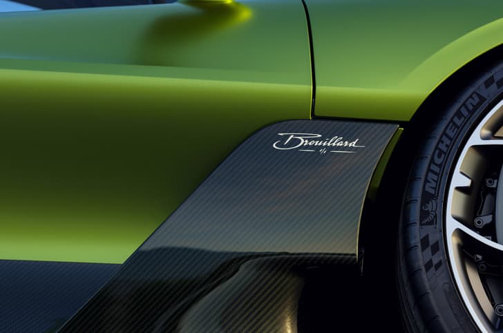 bugatti brouillard in studio