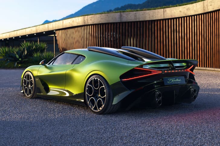 bugatti brouillard in studio