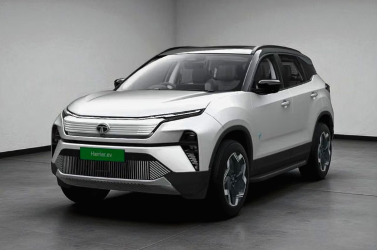 The Pristine White colour is available on Adventure, Fearless and Empowered trims of the Tata Harrier EV.