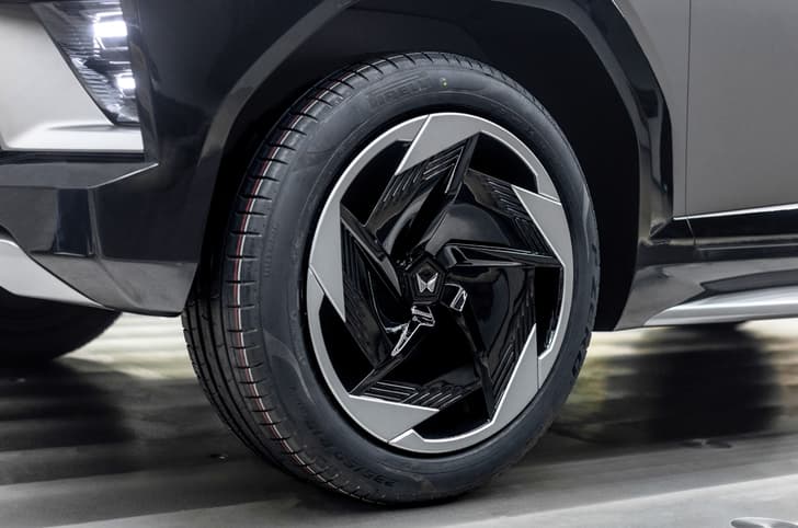 Mahindra Vision X alloy wheel