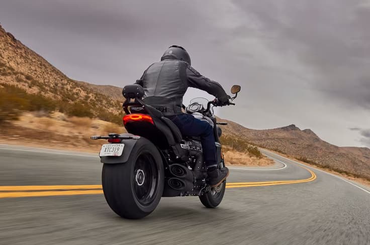 This is an increase of 15hp and 4Nm over the already potent ‘standard’ Rocket 3 range. Triumph Rocket 3 rear riding shot