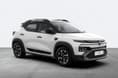 Ice Cool White dual tone: Techno and Emotion. Renault Kiger white color with black roof