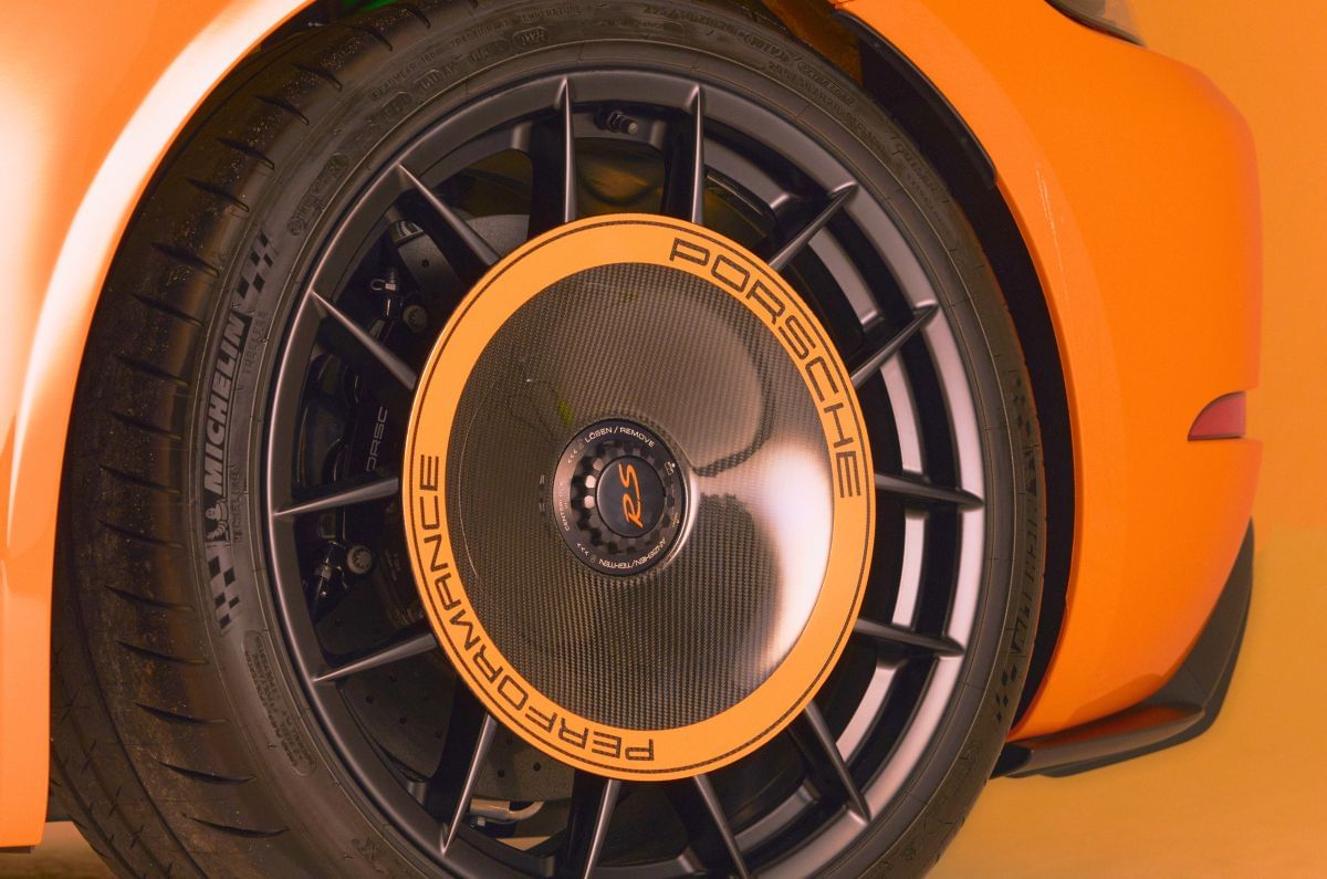 Porsche 718 Cayman GT4 RS with Manthey kit wheel with aerodisc