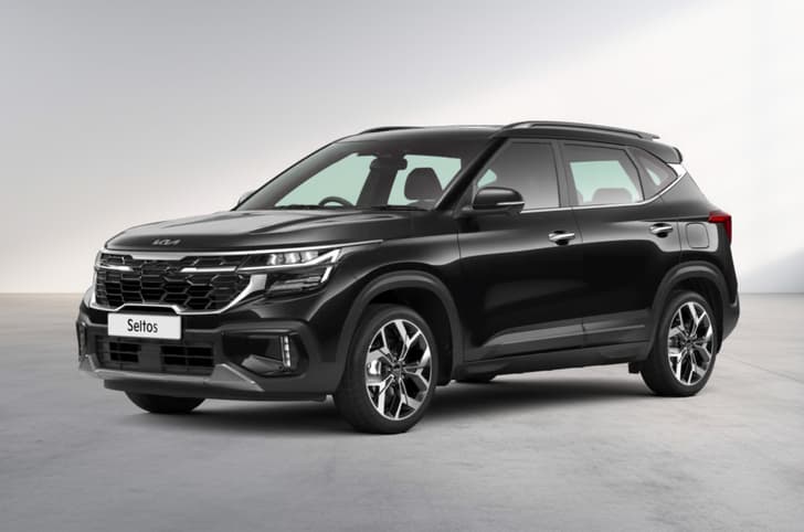 Kia Seltos black colour front left side