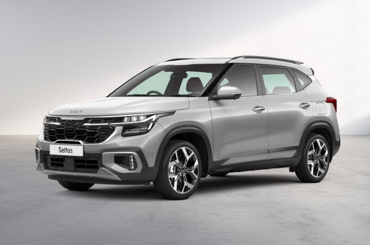 Kia Seltos white colour front left side