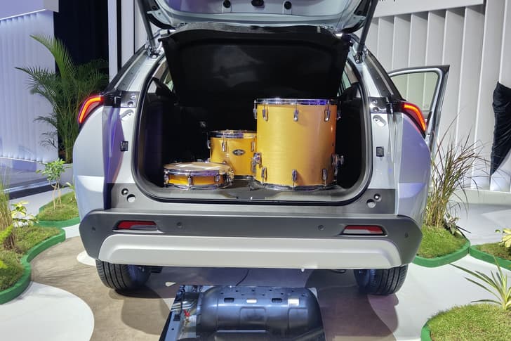 2025 maruti suzuki victoris in studio