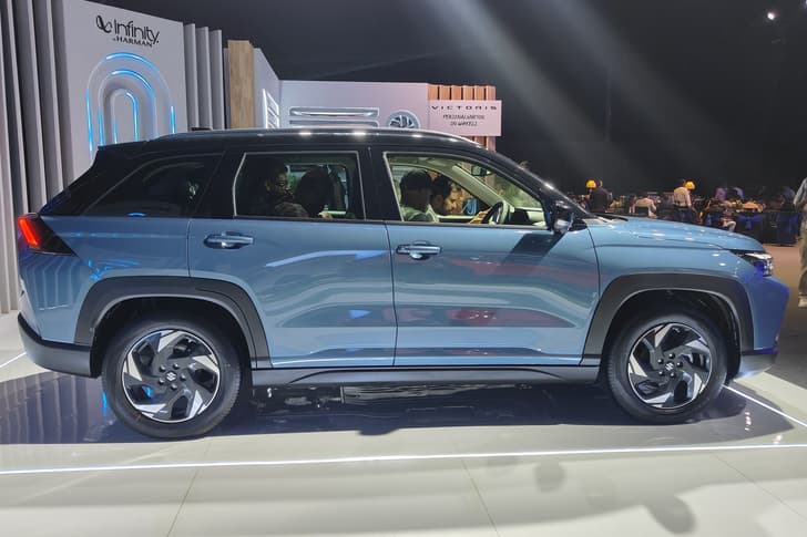 2025 maruti suzuki victoris in studio