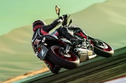 Kawasaki Z650 rear right cornering shot on track