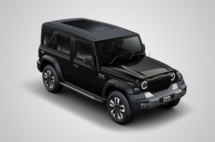 mahindra thar roxx stealth black colour