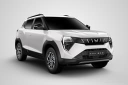mahindra xuv 3xo everest white colour