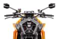 1390 Super Duke R looks muscular and aggressive with a sharp LED headlamp KTM 1390 Suoer Duke R headlight