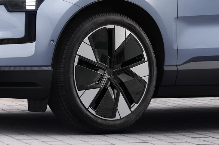 Volvo EX30 alloy wheel