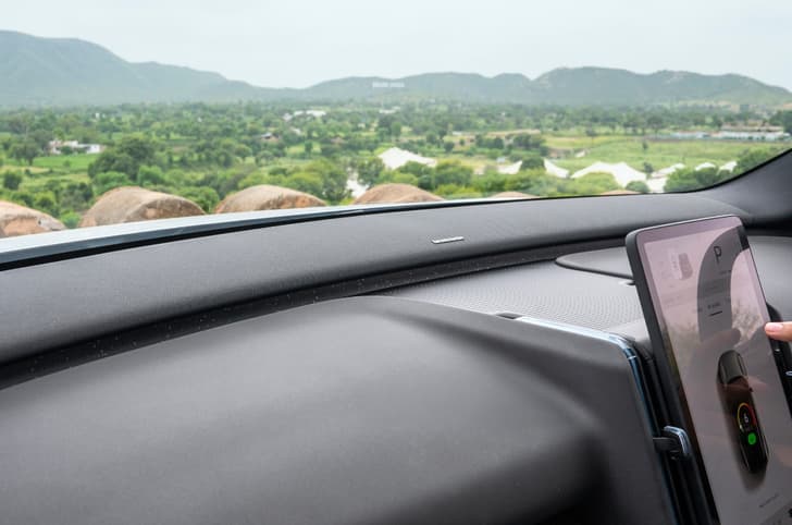 2025 volvo ex30 interior