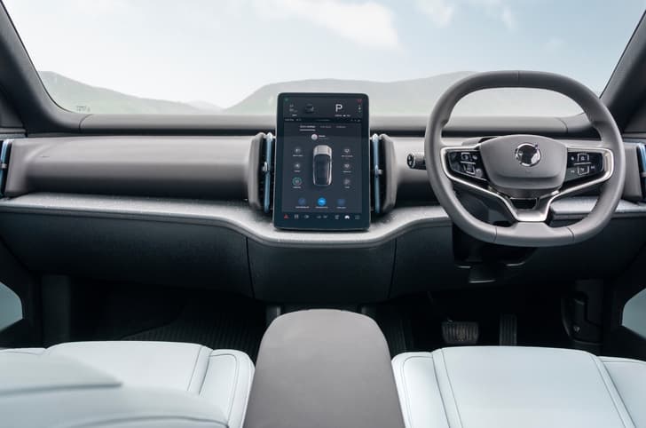 2025 volvo ex30 interior