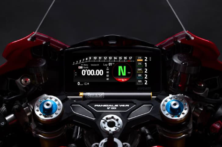 Gets the 7-inch TFT from the regular Panigale V4 and Diavel bikes.