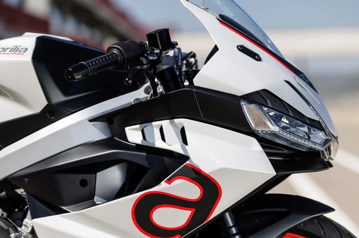 Aprilia-RS 457-headlight-shot