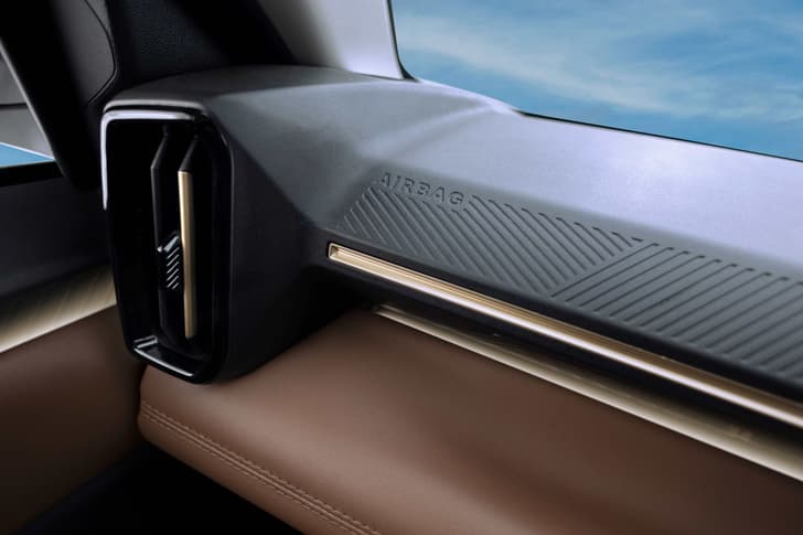 Citroen Aircross X interior material