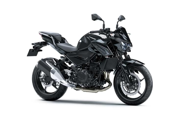 For now, the bike has only been launched in the Japanese market. Z250 side profile studio shot
