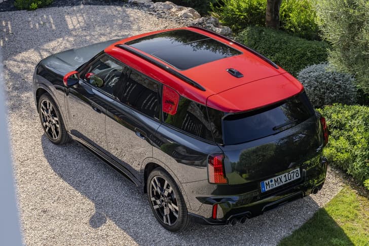 mini countryman jcw on road