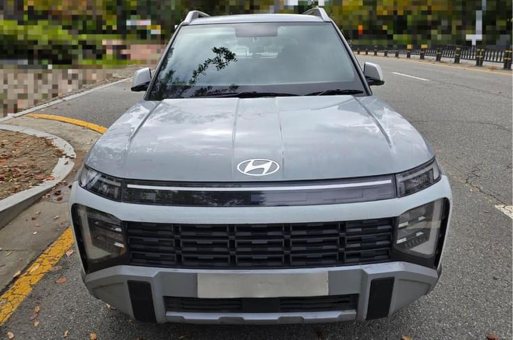 new hyundai venue front new hyundai venue on road