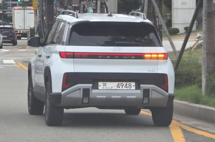 new hyundai venue indicator new hyundai venue on road