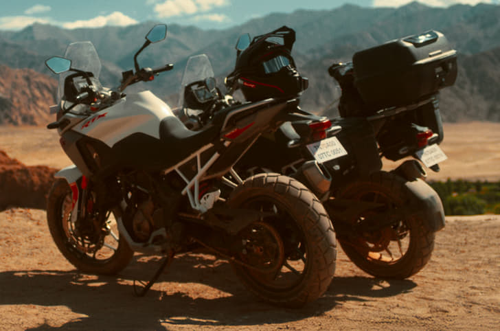 TVS Apache RTX rear left-three quarter