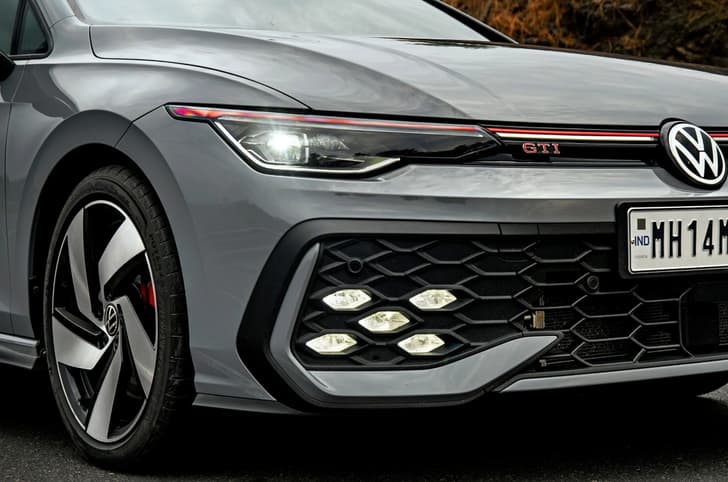 Volkswagen Golf GTI headlight and fog light