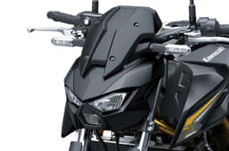 It gets the three-lamp LED headlight from the Z900.