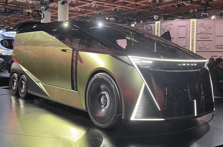 New Lexus LS MPV concept front quarter