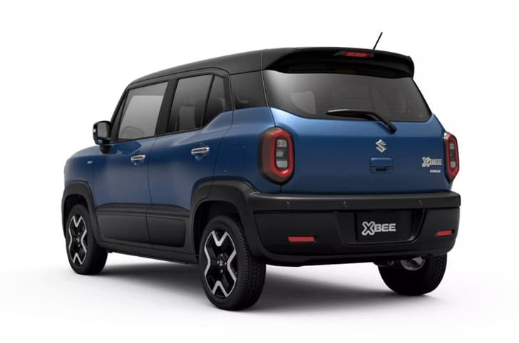 Suzuki XBEE rear three-quarter