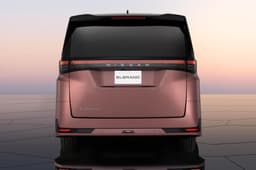 Fourth-generation Nissan Elgrand rear profile