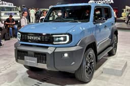 Toyota Land Cruiser FJ front quarter