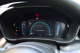 Maruti Suzuki Grand Vitara instrument cluster