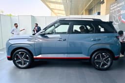 Hyundai Venue N Line side 