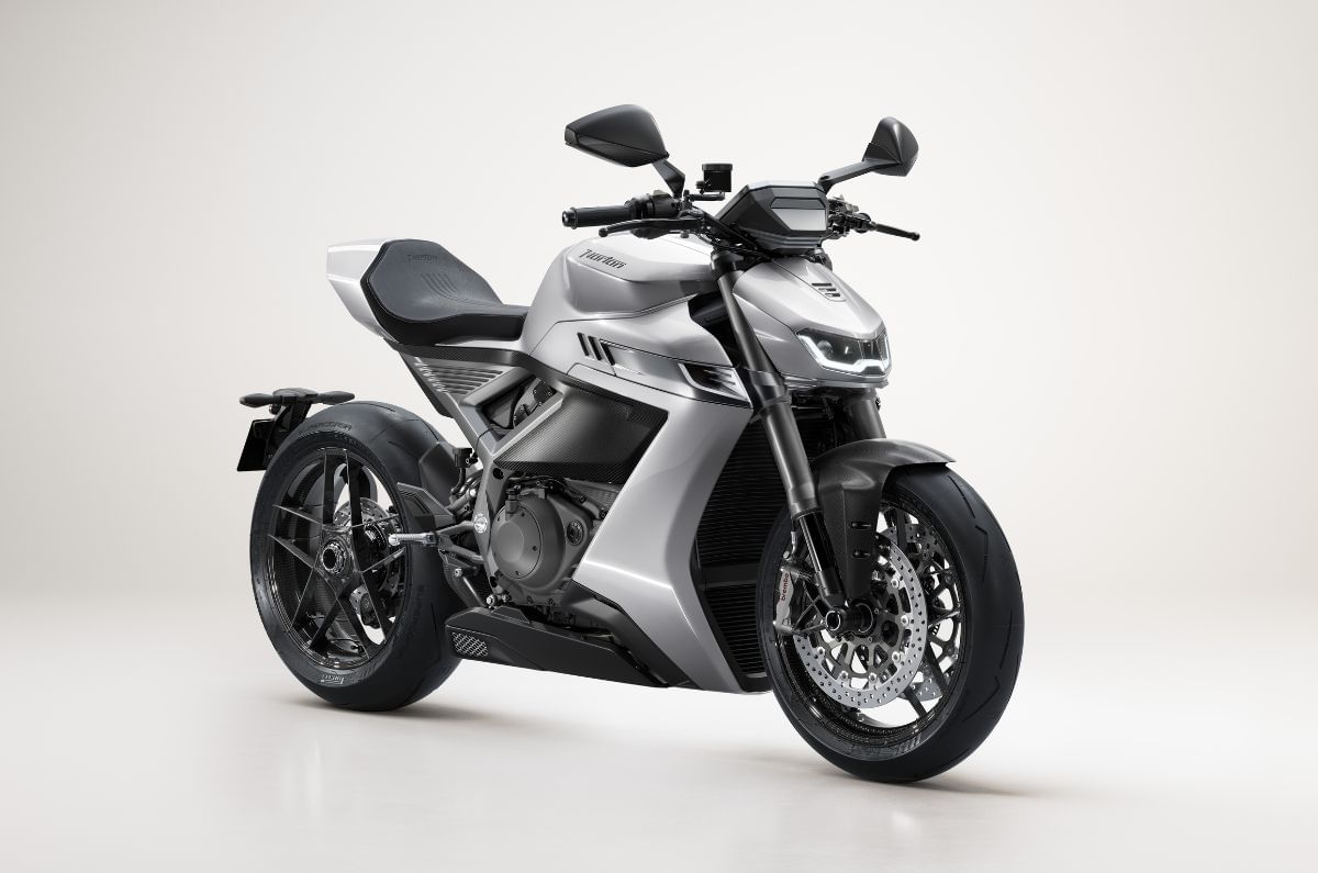 The Norton Manx is very closely related to the Manx R super sport