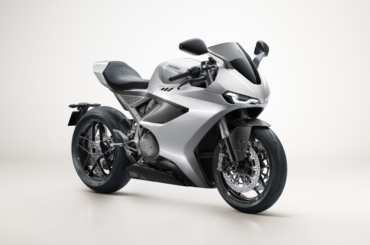 The Manx R is essentially a replacement for the erstwhile V4SV