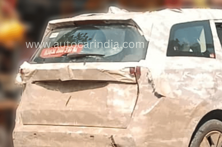 Mahindra XUV700 facelift rear tail lights