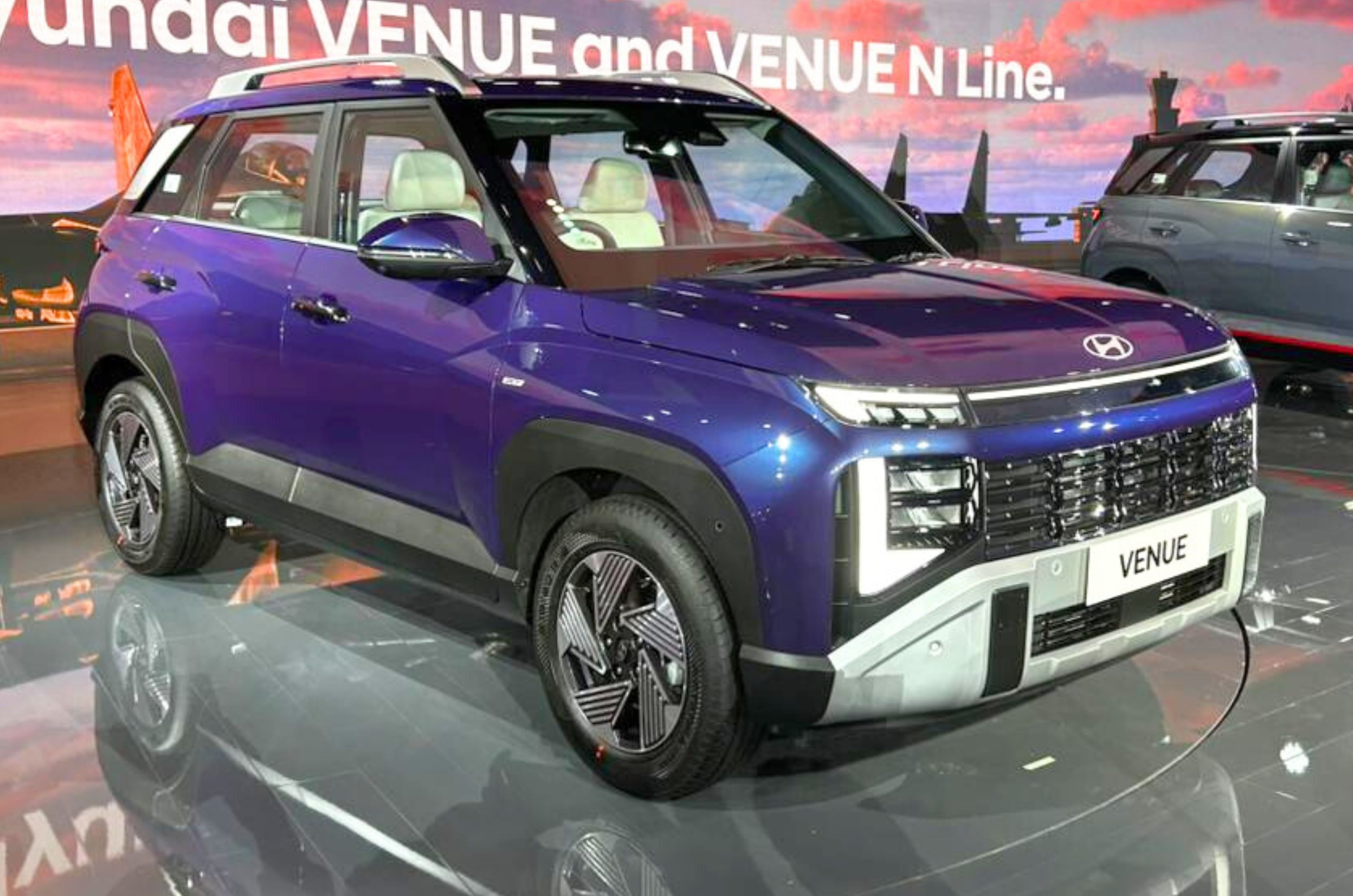 The new Hyundai Venue price in India starts at Rs 7.90 lakh (ex-showroom).