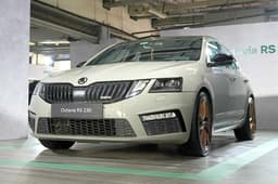skoda octavia rs 230 in garage