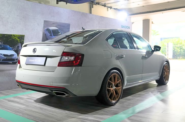 skoda octavia rs 230 in garage