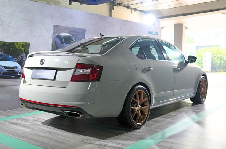 skoda octavia rs 230 rear three quarter skoda octavia rs 230 in garage