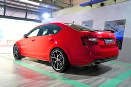 skoda octavia rs 245 in garage
